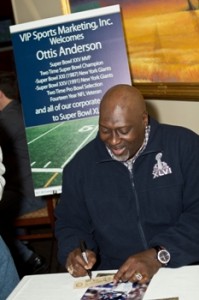 2012 Celebrity Guest Ottis Anderson Signing Autographs for Guests 
